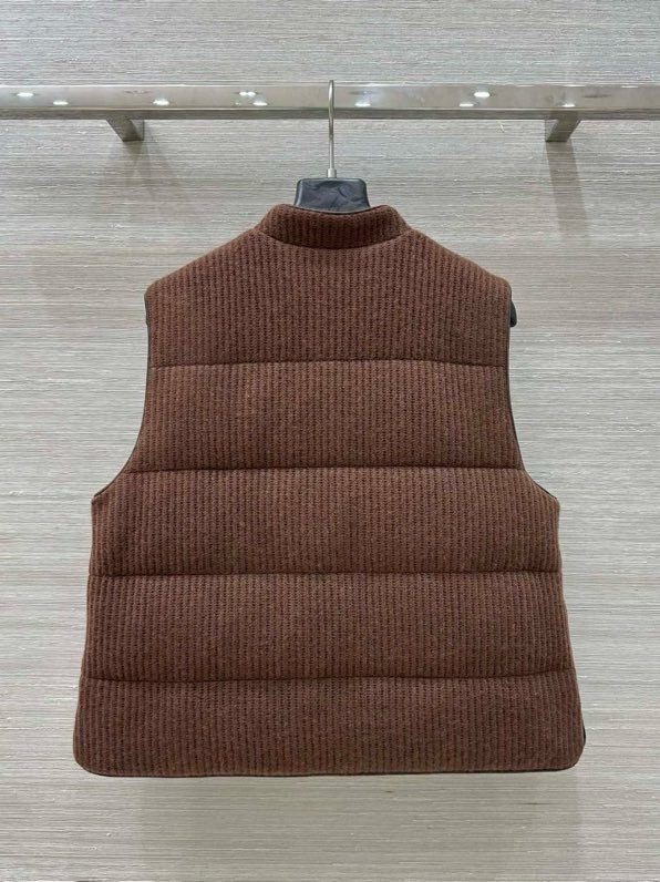 Vest on feathers women's фото 4