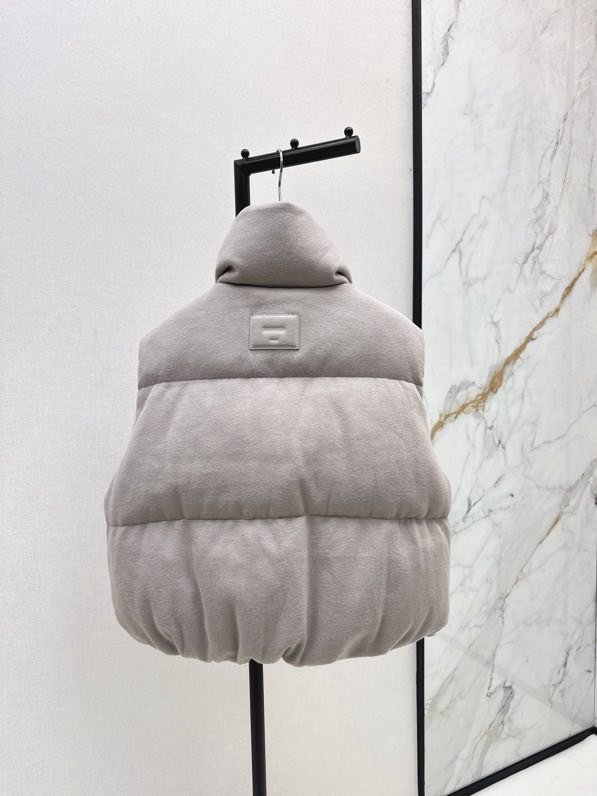 Vest on feathers women's фото 4