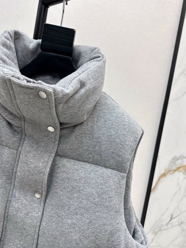 Vest on feathers women's фото 4