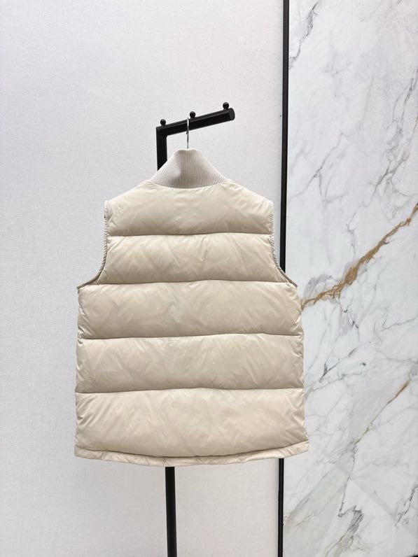 Vest on feathers women's фото 4