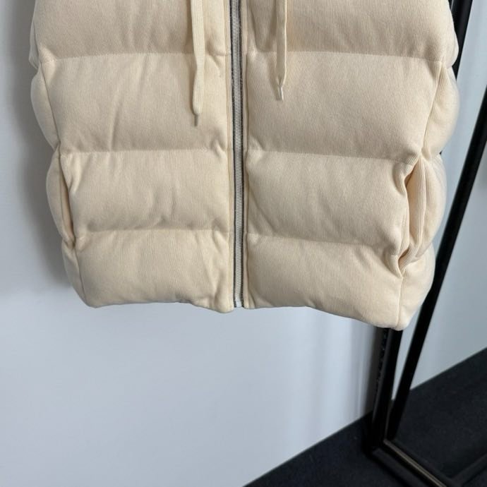 Vest on feathers women's фото 4