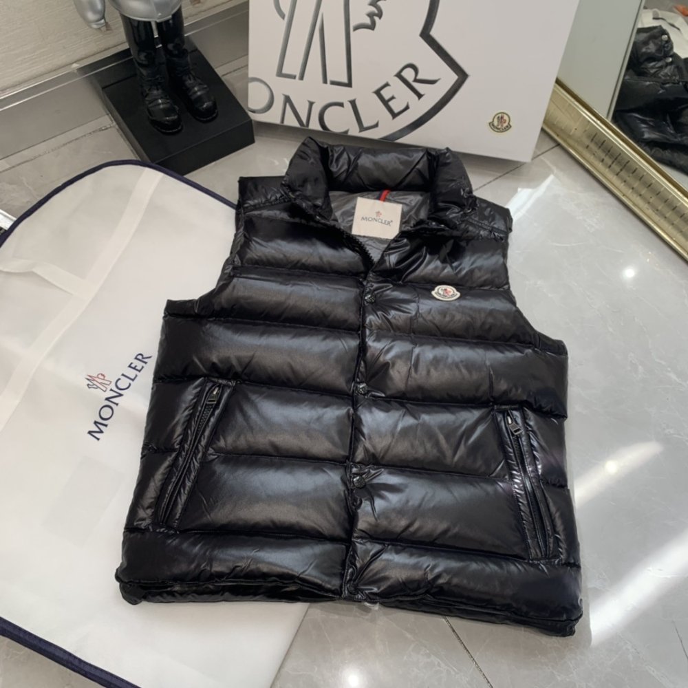 Жилетка на пуху жіноча фото 5