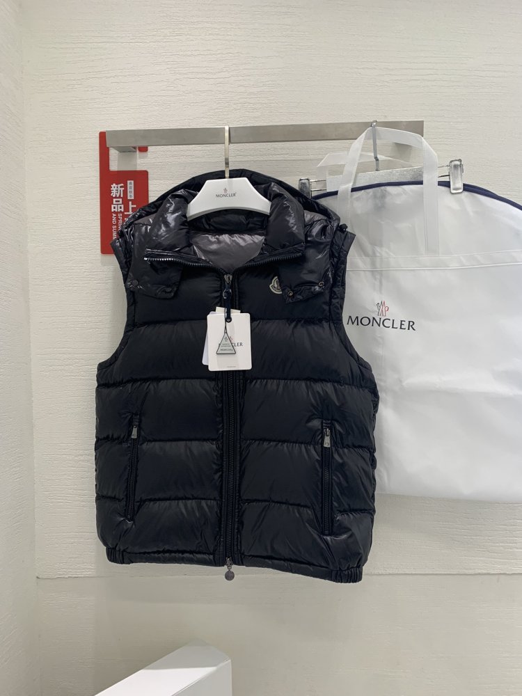 Жилетка на пуху жіноча фото 5