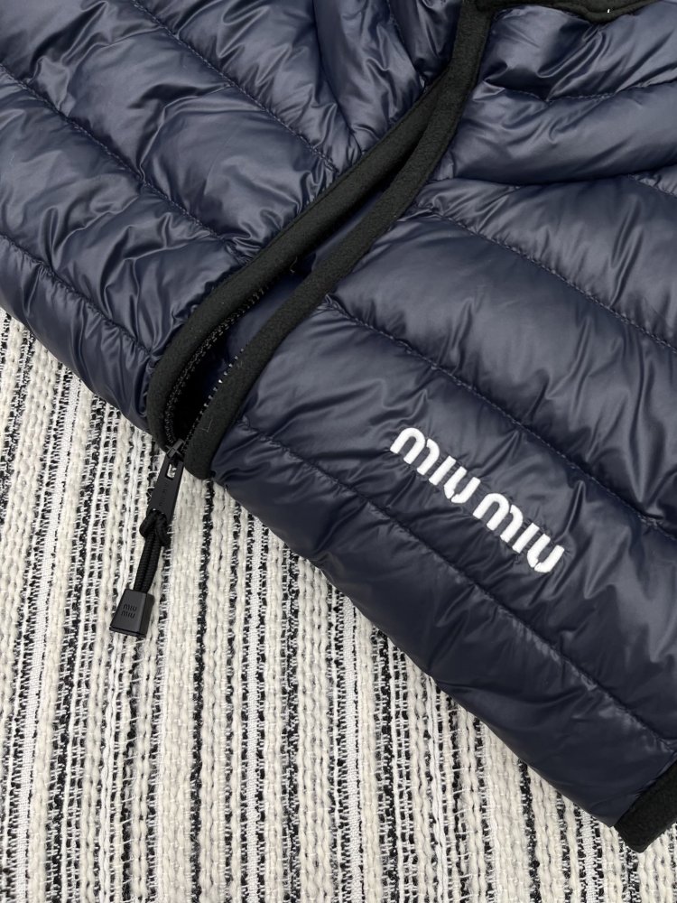 Vest on feathers women's фото 5