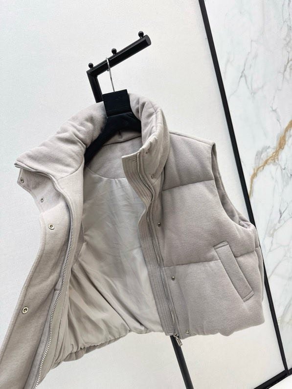 Vest on feathers women's фото 5