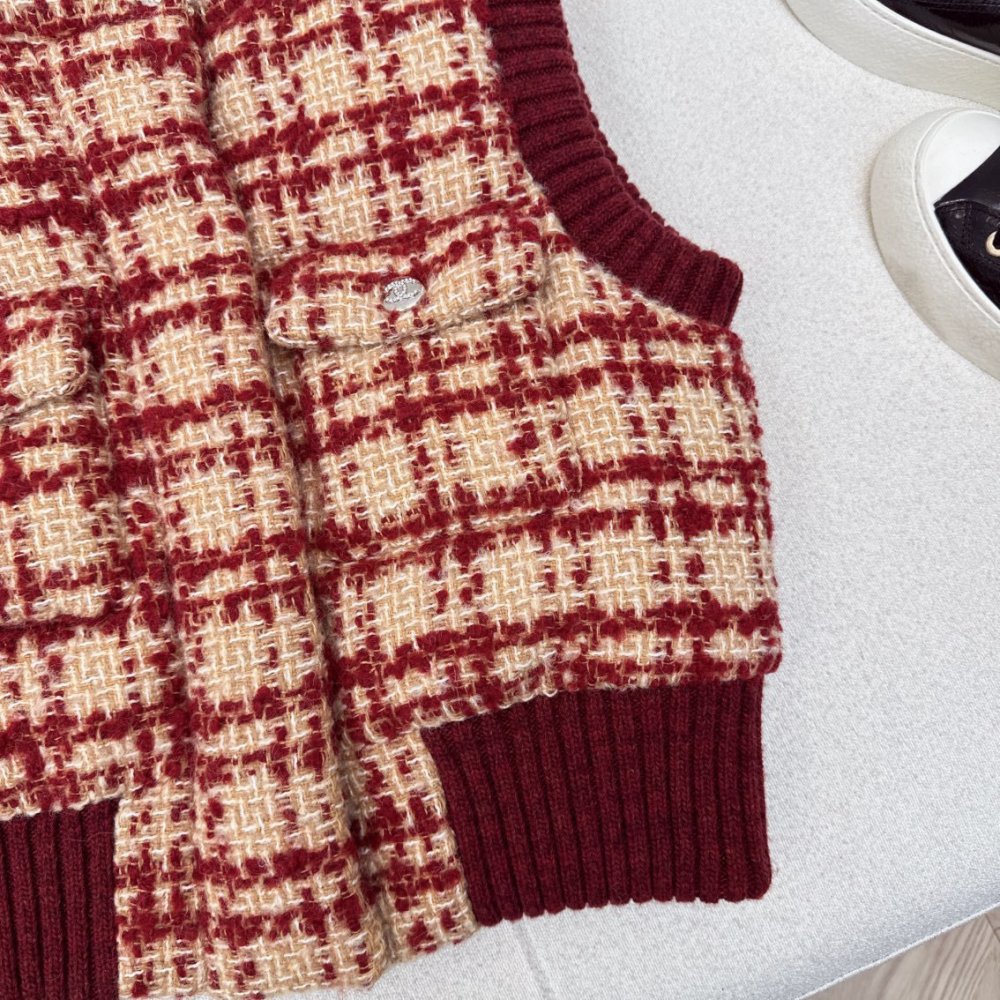 Vest on feathers women's фото 6