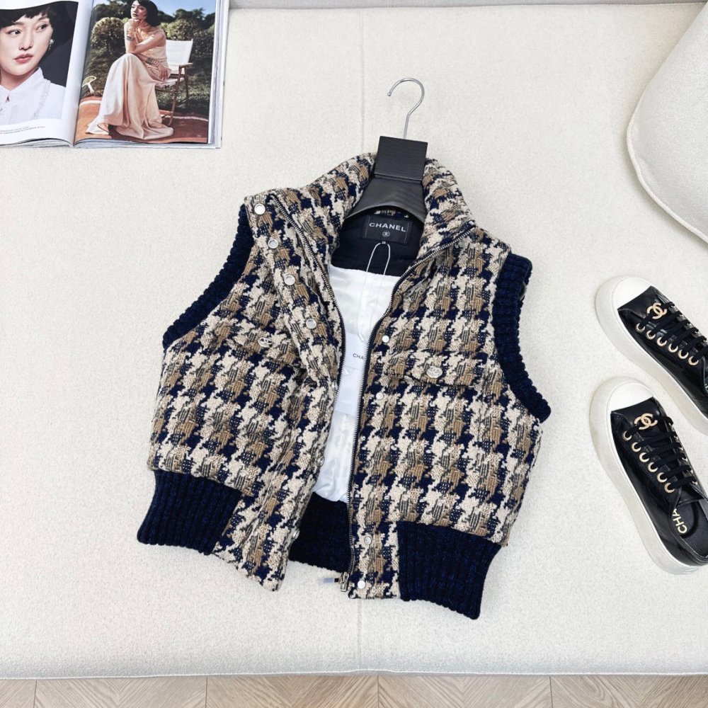 Vest on feathers women's фото 6