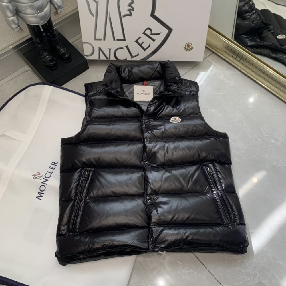 Жилетка на пуху жіноча фото 6