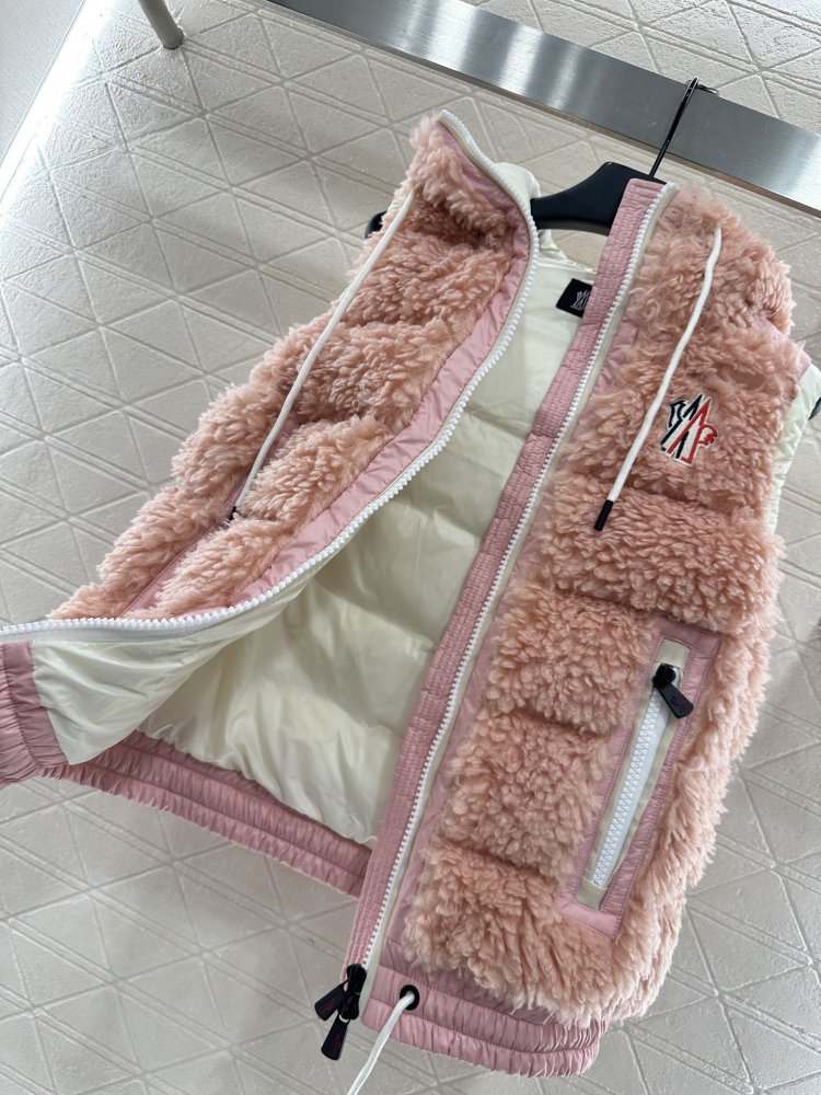 Жилетка на пуху жіноча фото 6