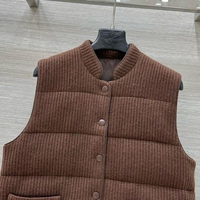 Vest on feathers women's фото 7