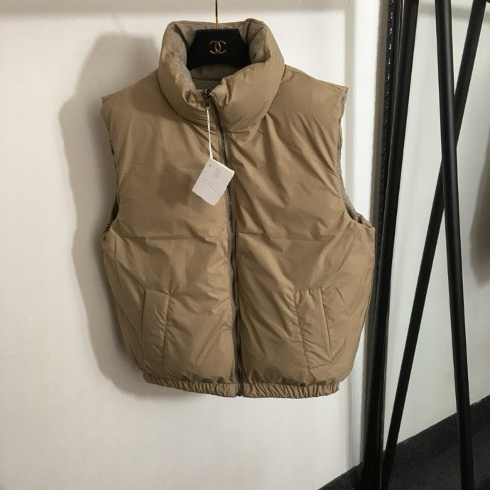 Жилетка на пуху жіноча фото 7