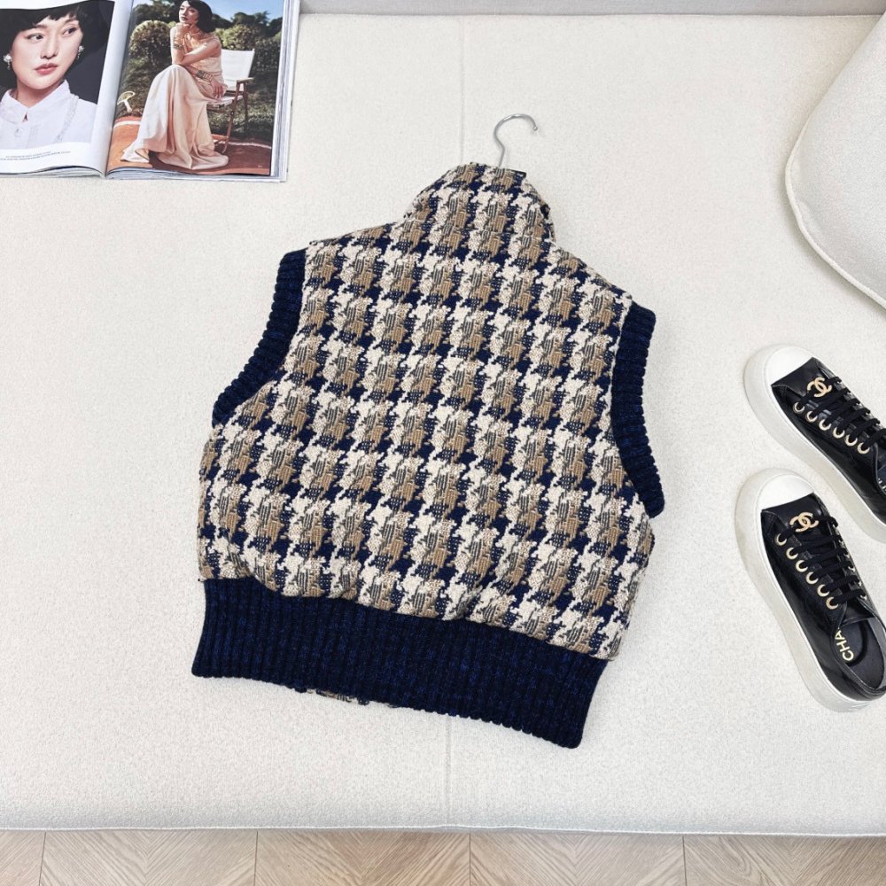 Vest on feathers women's фото 8