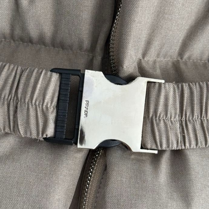 Жилетка на пуху женская фото 9