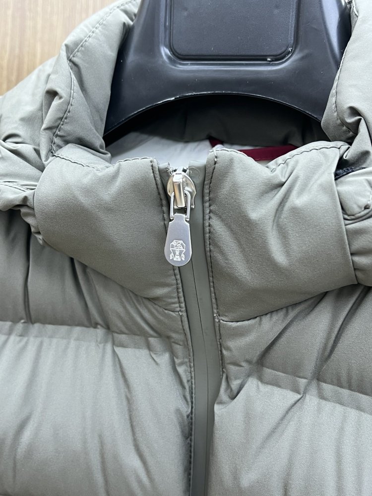 Жилетка на пуху фото 4