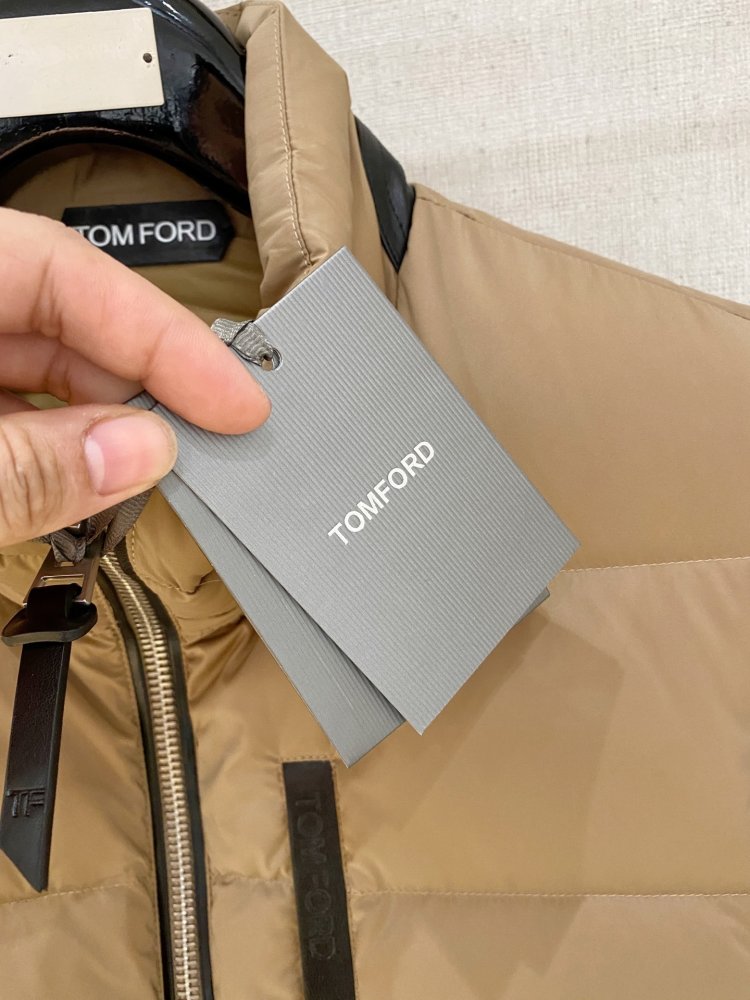 Жилетка на пуху фото 6