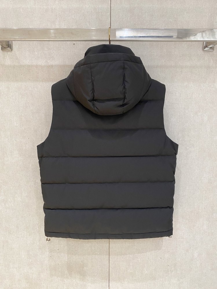 Жилетка на пуху фото 9