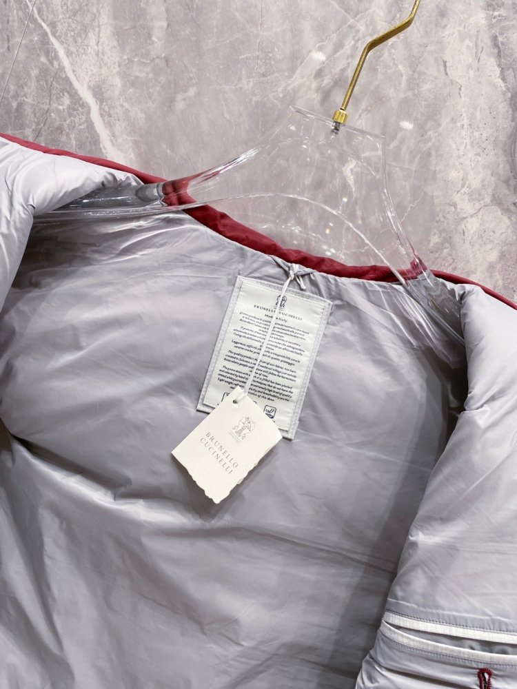 Жилетка на пуху фото 9