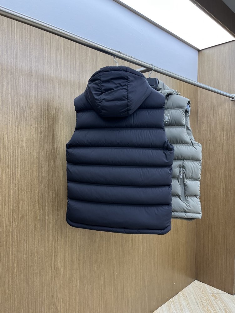 Жилетка на пуху фото 9