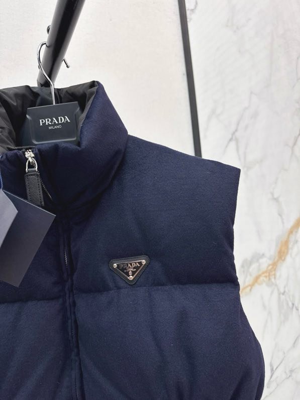 Жилетка пуховик женская фото 4