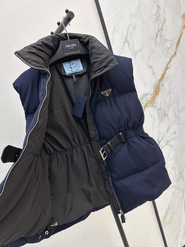 Жилетка пуховик женская фото 9