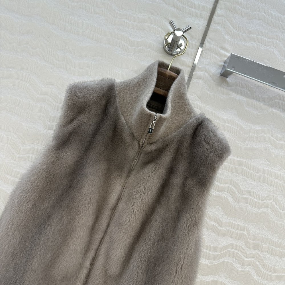 Жилетка с мехом норки фото 2