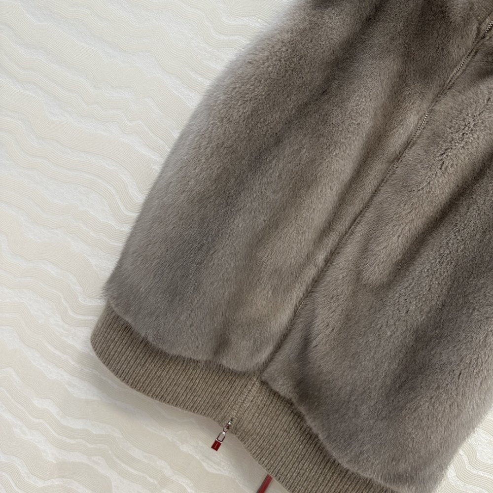 Жилетка с мехом норки фото 5