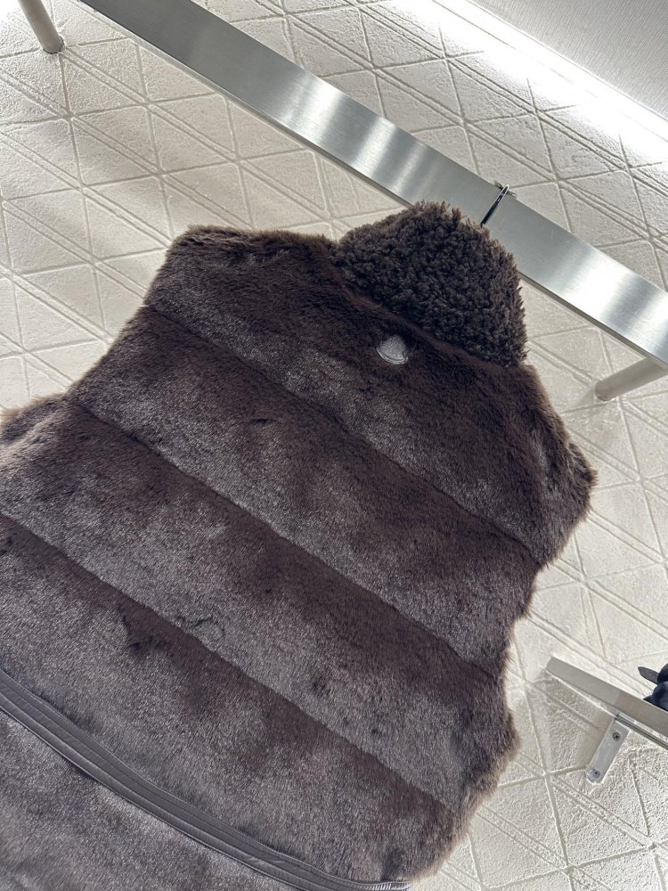 Жилетка Teddy Plush меховая женская фото 4