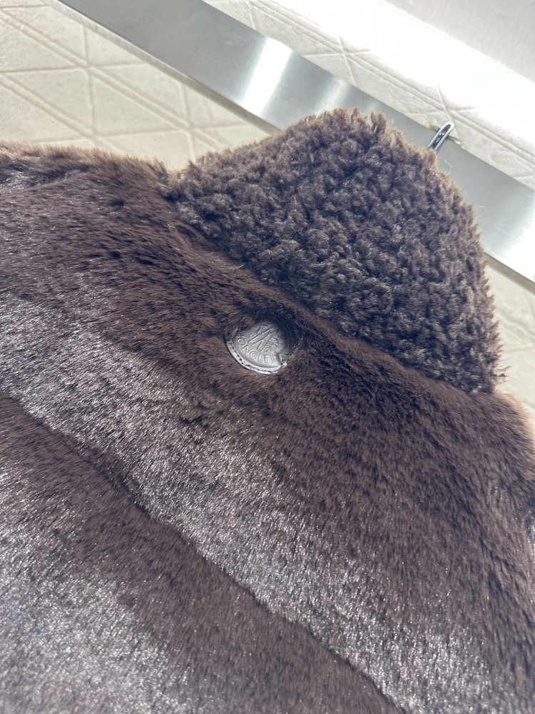 Жилетка Teddy Plush меховая женская фото 8