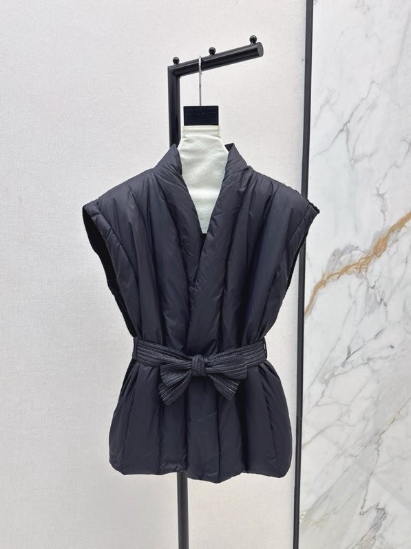 Vest women's on feathers