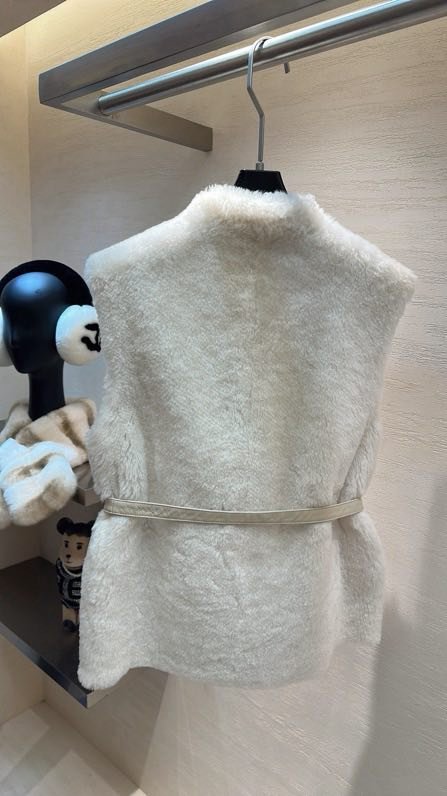 Vest women's from belt фото 3