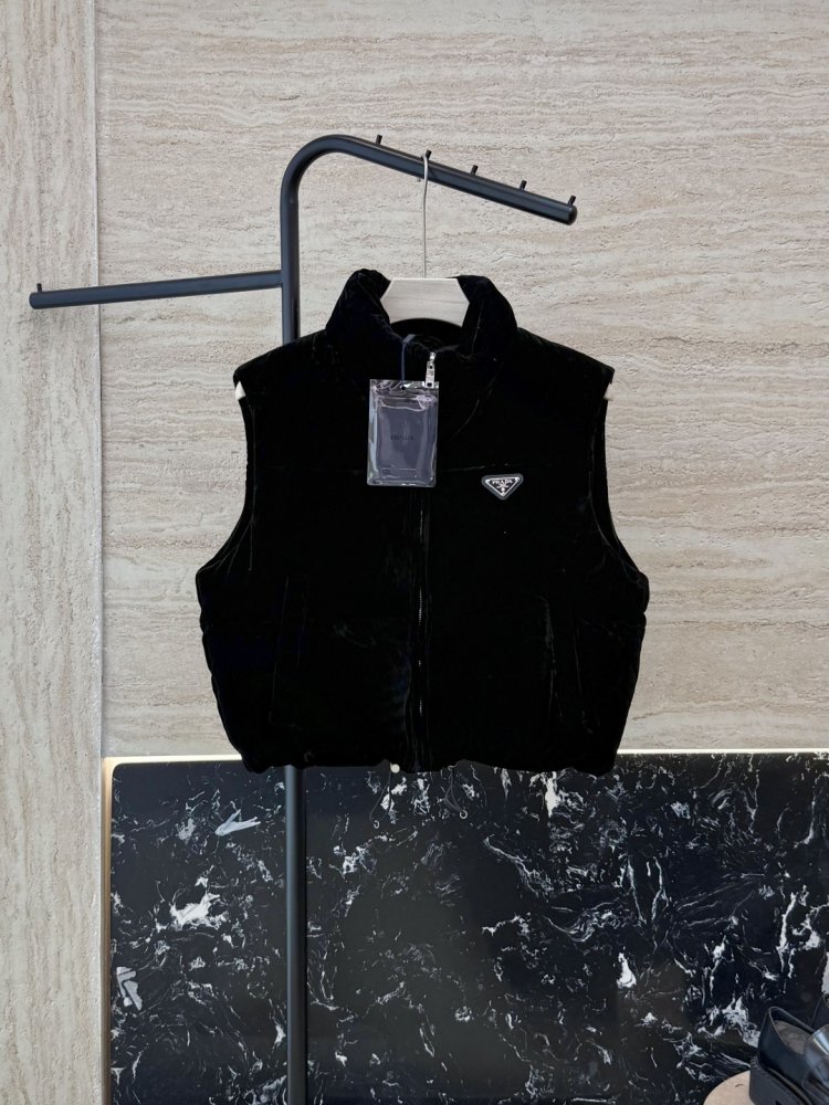 Жилетка жіноча