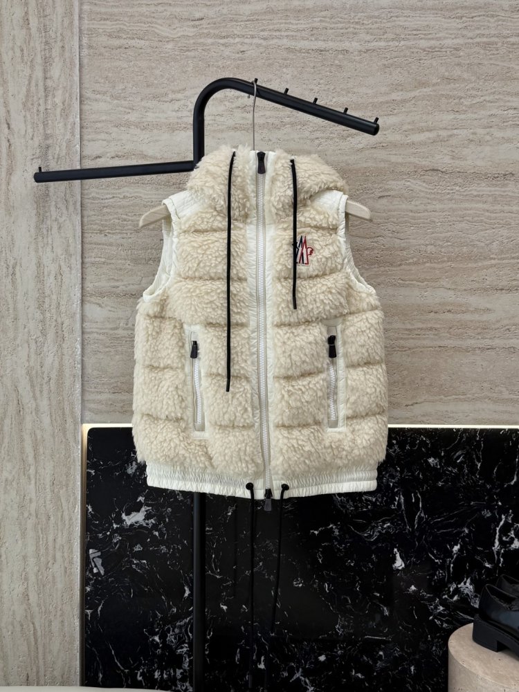 Жилетка жіноча