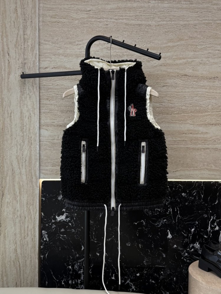 Жилетка жіноча