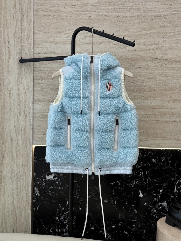 Жилетка женская