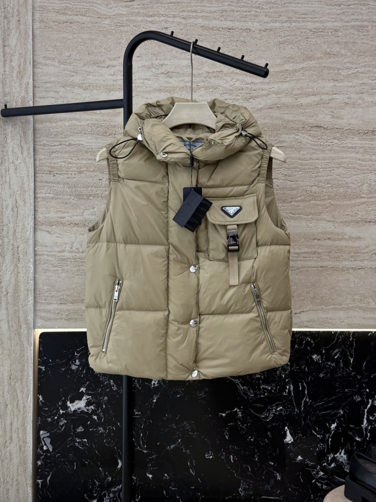 Жилетка жіноча