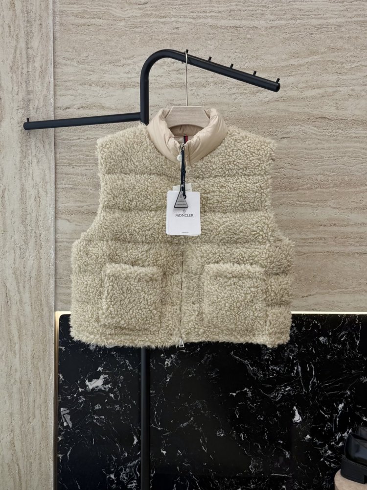 Жилетка жіноча