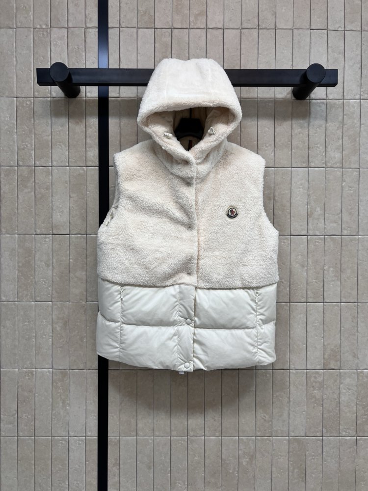 Жилетка жіноча