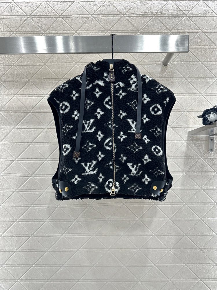 Жилетка женская