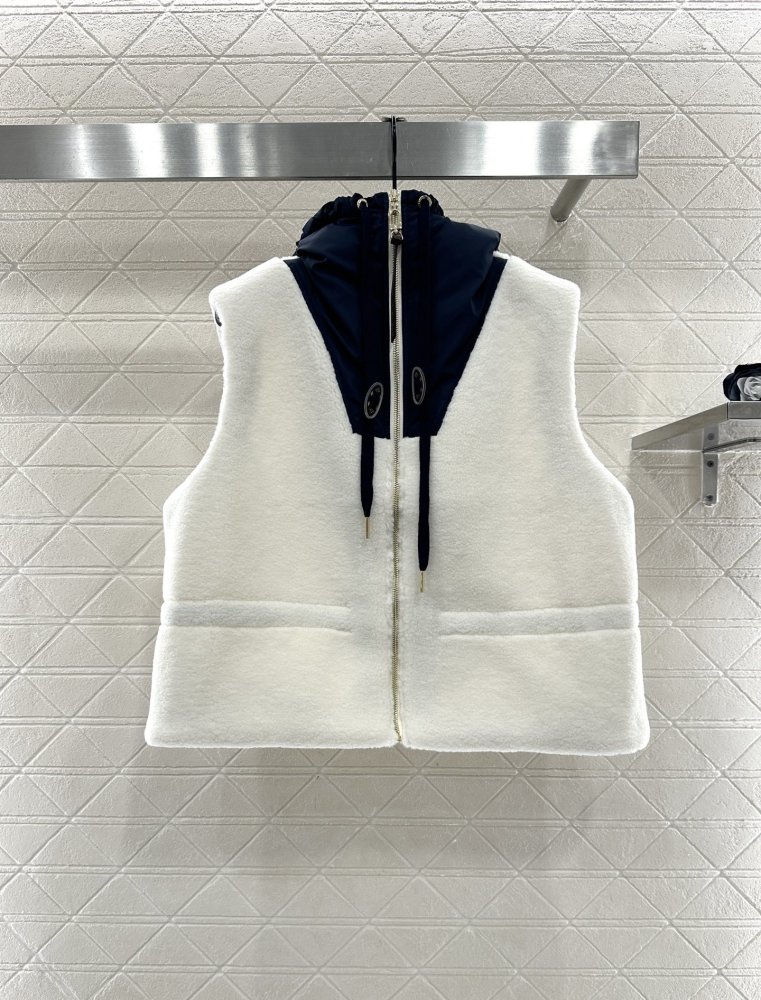 Жилетка женская