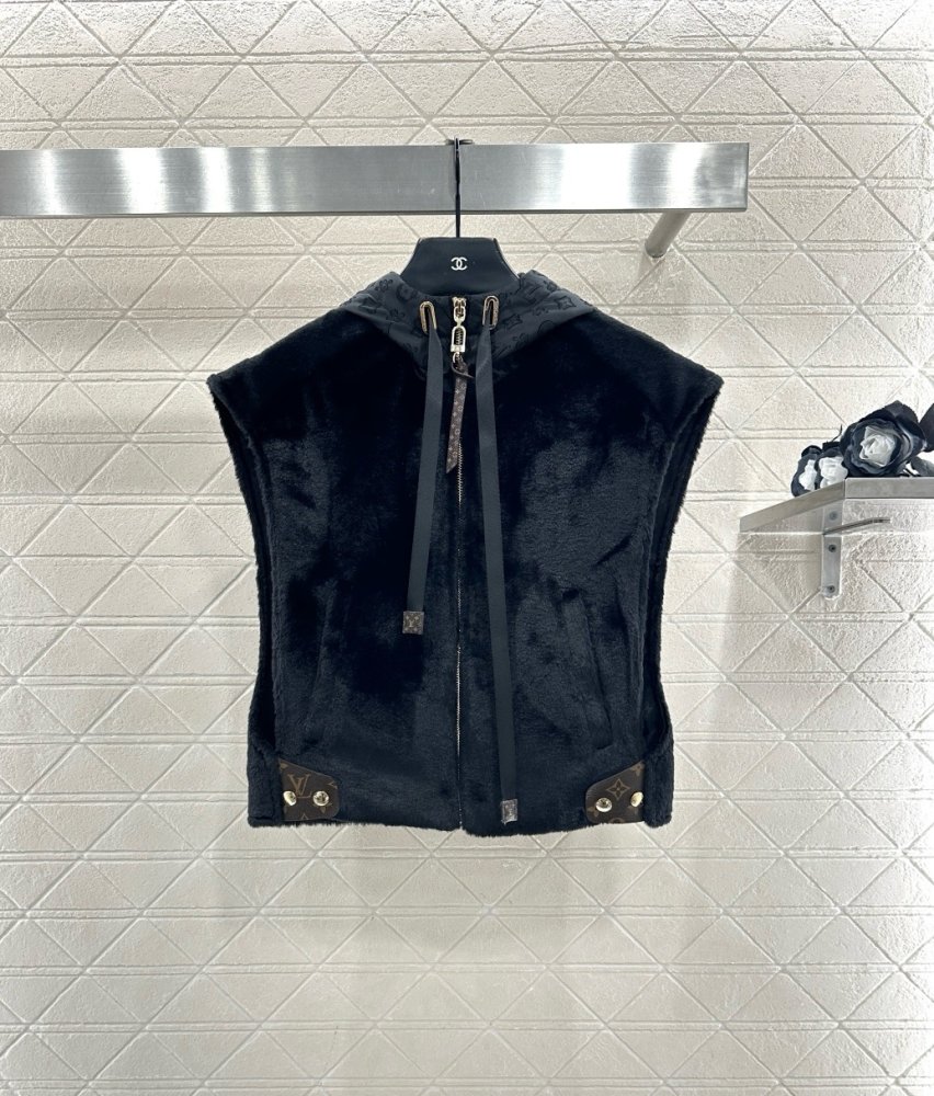 Жилетка женская