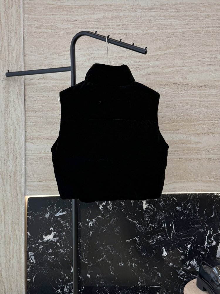 Жилетка жіноча фото 2