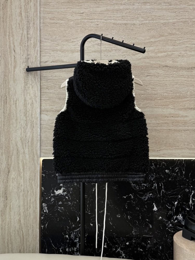 Жилетка жіноча фото 2