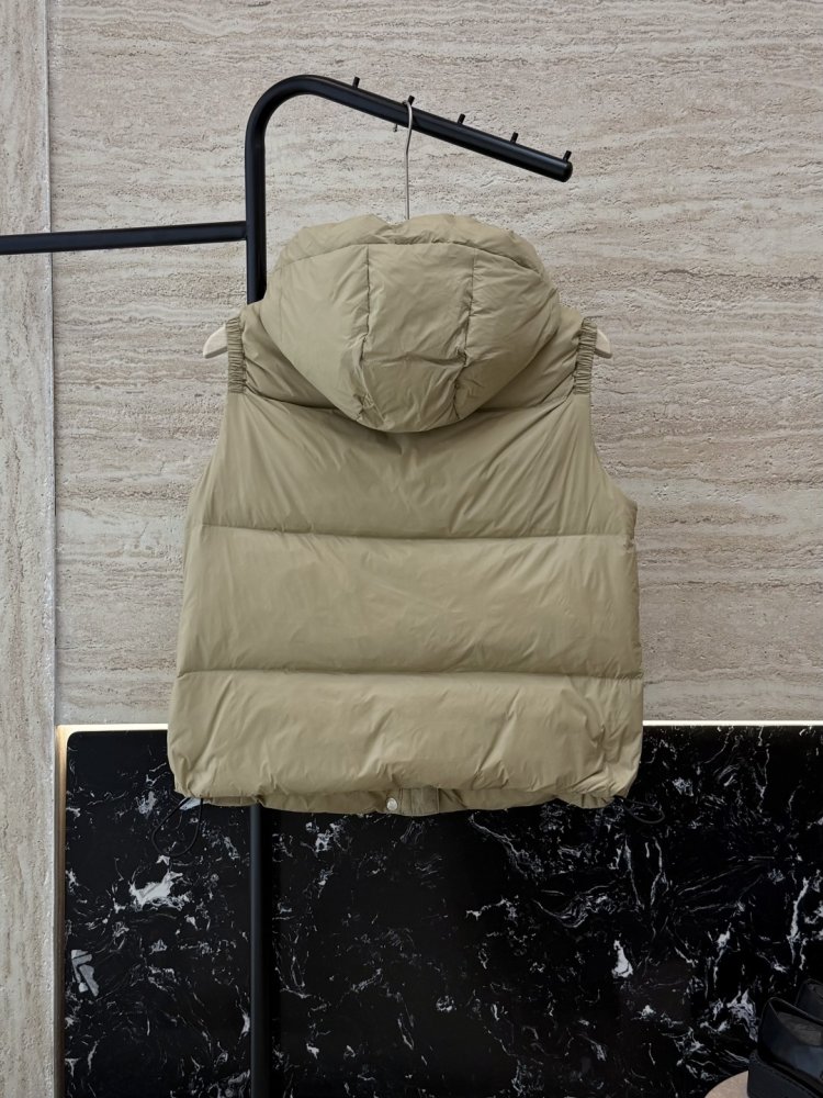 Жилетка жіноча фото 2