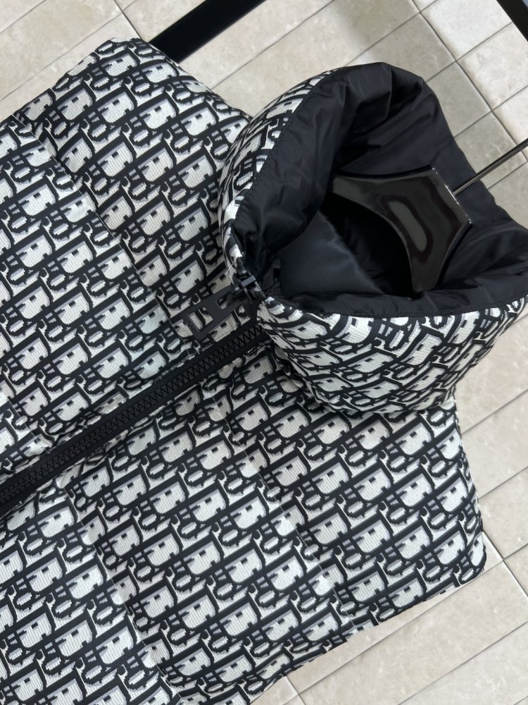 Жилетка женская фото 2