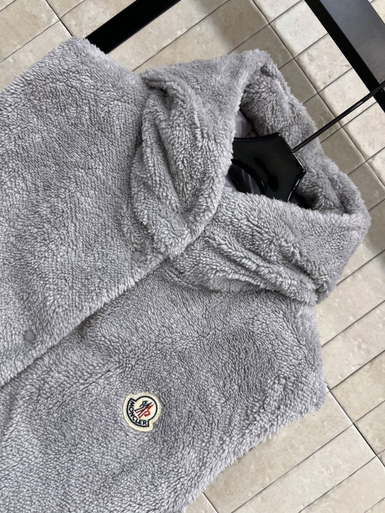 Жилетка жіноча фото 2