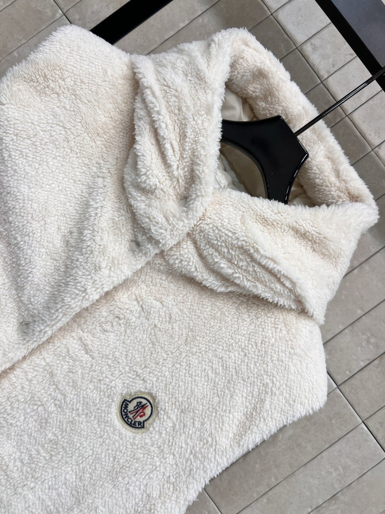 Жилетка жіноча фото 2