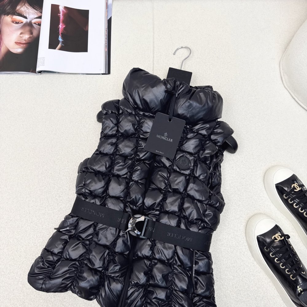 Vest women's фото 2