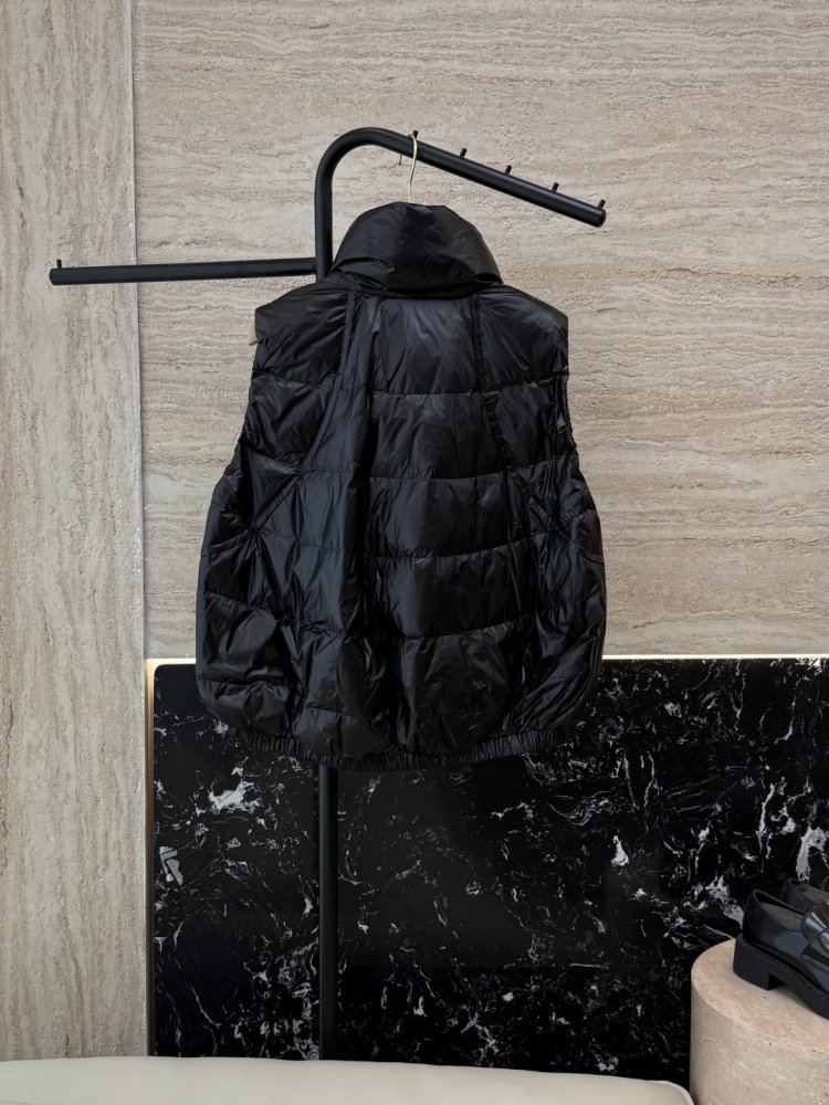 Жилетка женская фото 2