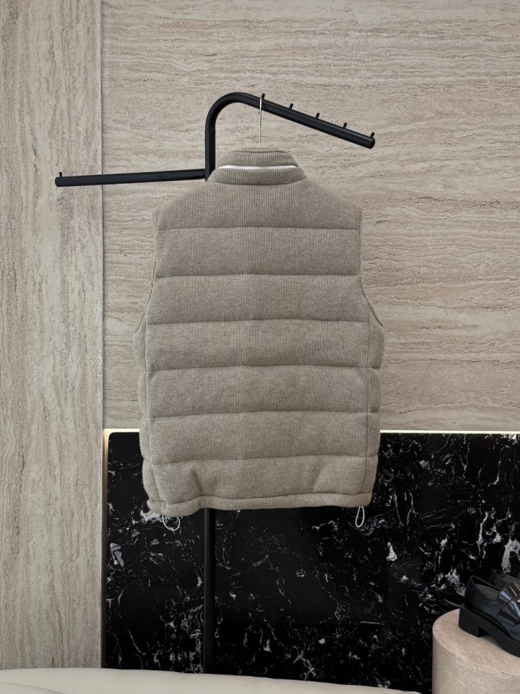 Жилетка женская фото 2