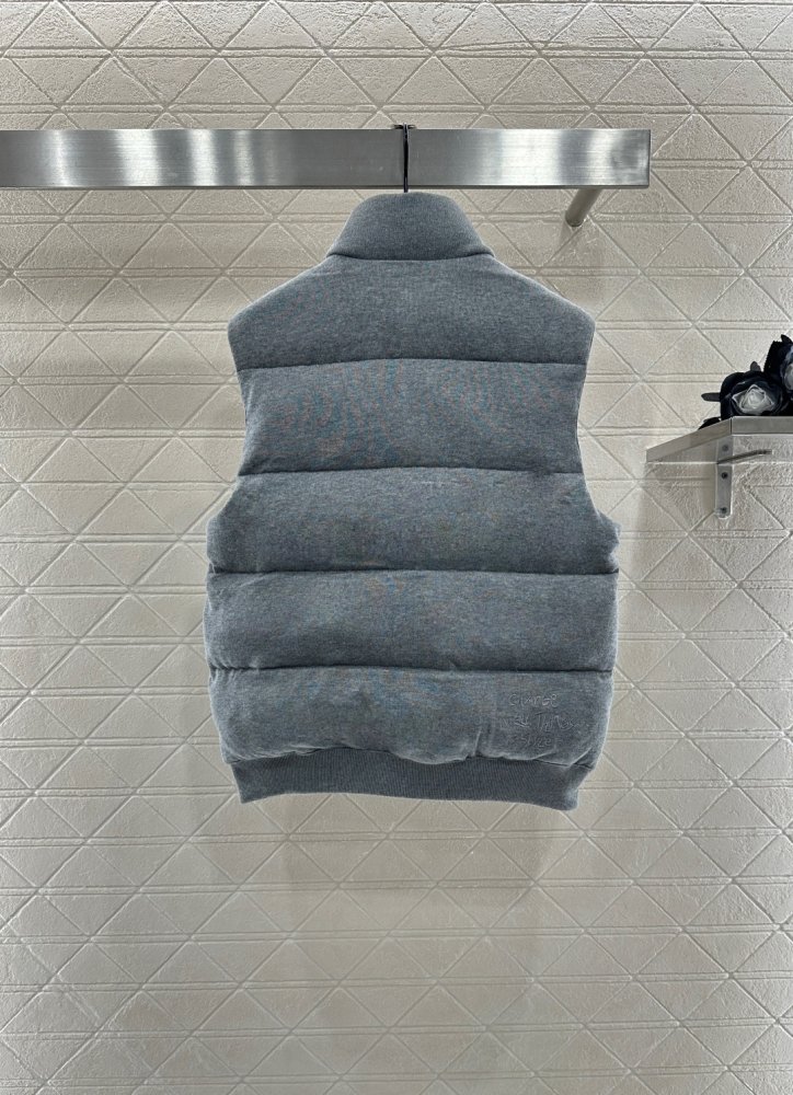 Жилетка жіноча фото 2